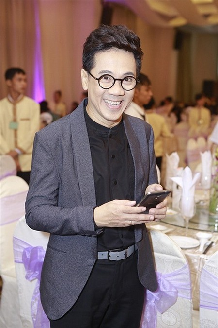 Vân Trang khoe người yêu trong đám cưới Huỳnh Đông - 7