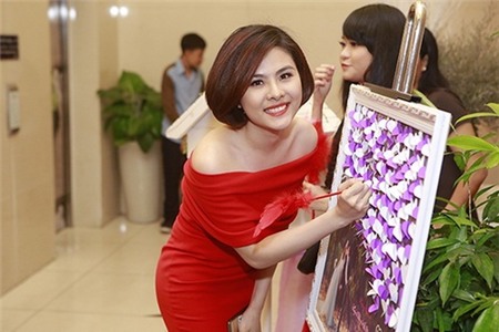 Vân Trang khoe người yêu trong đám cưới Huỳnh Đông - 1