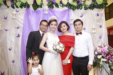 Vân Trang khoe người yêu trong đám cưới Huỳnh Đông - 2