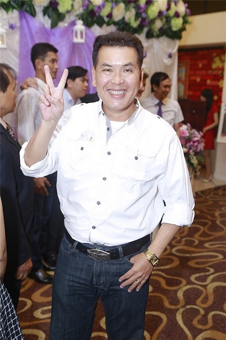 Vân Trang khoe người yêu trong đám cưới Huỳnh Đông - 15