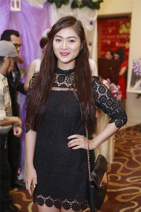 Vân Trang khoe người yêu trong đám cưới Huỳnh Đông - 17