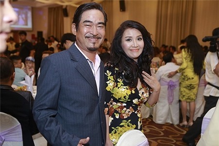 Vân Trang khoe người yêu trong đám cưới Huỳnh Đông - 20