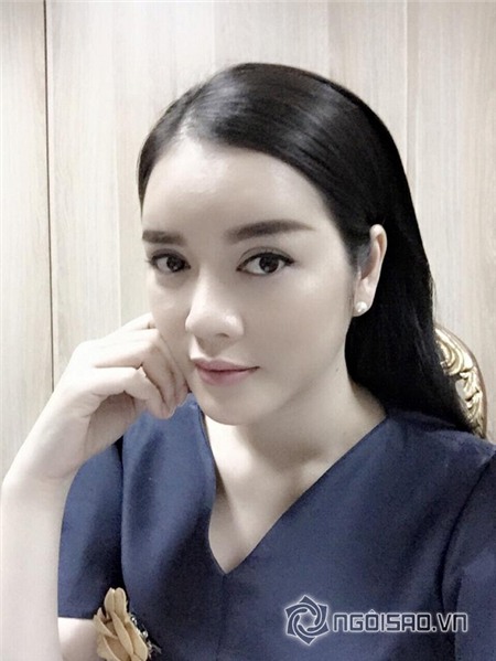 Lý Nhã Kỳ bị nghi 'dao kéo' vì lộ cằm nhọn hoắt đáng sợ