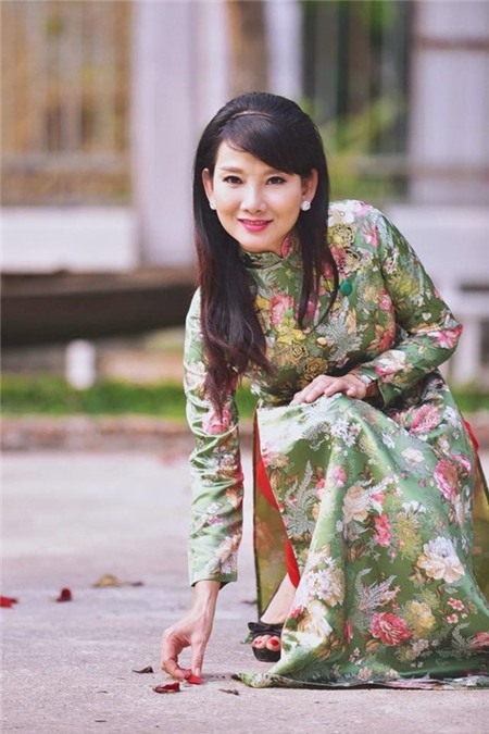 Bo qua chuyen to chong cu, Le Phuong vui mung voi top 3 'Dien vien kich duoc yeu thich nhat-hinh-anh-1