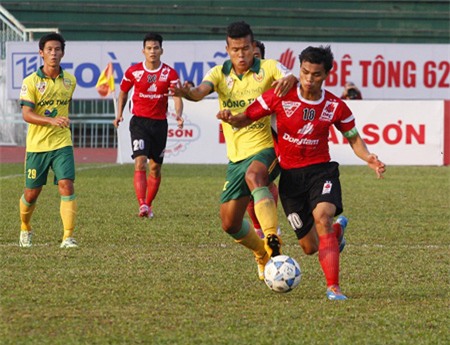 ĐT Long An của Tài Em (10) đang ổn định đến bất ngờ (ảnh: Kim Điền)