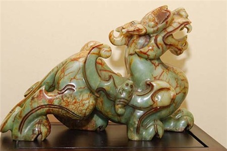 Bày kỳ lân sai cách, linh vật cắn ngược lại chủ nhà - 3