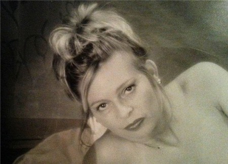 Bà mẹ 2 con bán đấu giá chính mình trên eBay, mong được 