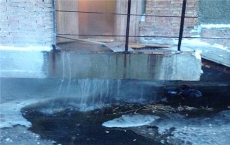 Người dân choáng trước cảnh đường hóa 