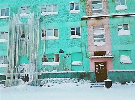 Người dân choáng trước cảnh đường hóa 