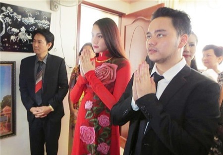 Không giấu giếm như một số ngôi sao khác, Trang Nhung đã công khai ngay khi cô mang bầu ở tháng thứ 3.