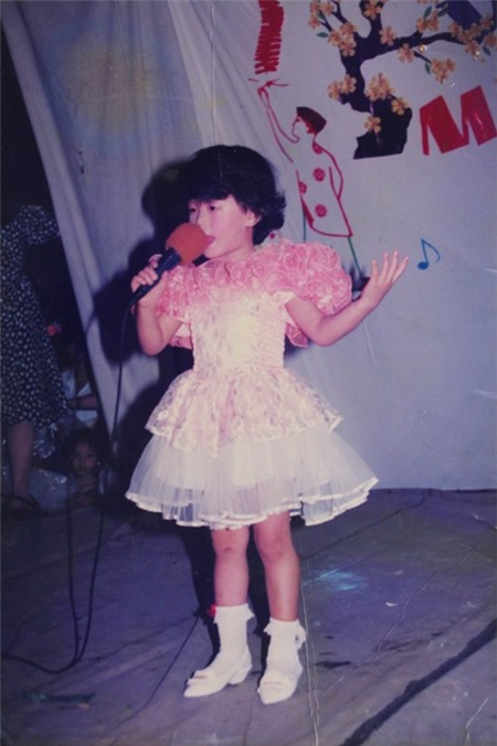 Á hậu Diễm Trang khoe ảnh ngày bé cực dễ thương - 7