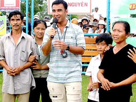 Quyền Linh giờ mải miết làm MC hơn bận tâm đến việc đóng phim