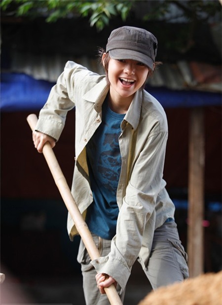 minh-hang-quy-co-doc-than-thanh-cong-bac-nhat-showbiz-viet