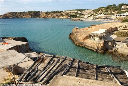 Rơi xuống vực chết thảm sau khi bạn trai cầu hôn 2