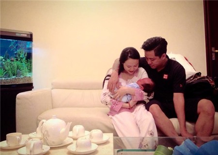 tuan-hung-ong-bo-hao-hoa-cham-con-bac-nhat-showbiz-viet