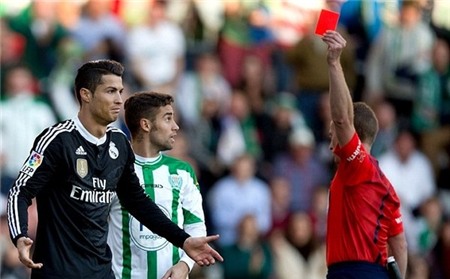 Ronaldo dính án treo giò: Real Madrid nên vui hơn buồn? 1