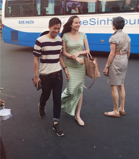 diem-huong-thon-gon-ra-pho-khoe-con-trai-co-num-dong-tien-1