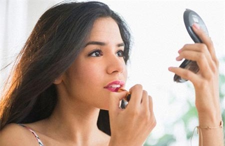 phụ nữ, hóa chất, mãn kinh sớm, trang điểm