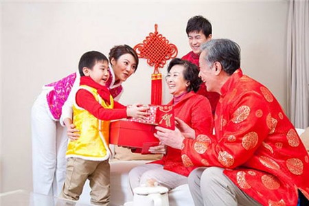 Năm Ất Mùi 2015: Tuổi nào xông đất sẽ phát tài, phát lộc? - Ảnh 2