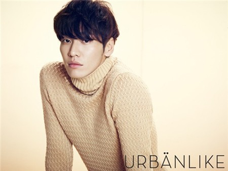 Nam thứ Pinocchio có nụ cười rộng khá giống với mỹ nam Lee Seung Gi.