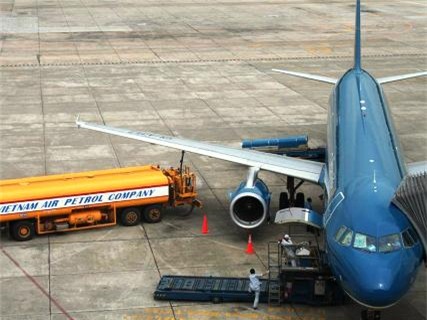 ăn cắp, xăng dầu, nhân viên, hàng không, sân bay, Tân Sơn Nhất, Jetstar