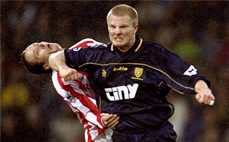 Trong sự nghiệp thi đấu, Thatcher nhận rất nhiều án treo giò vì lối chơi bạo lực của mình. Một trong số pha phạm lỗi đặc biệt nguy hiểm của cựu cầu thủ Man City là cú thúc cùi chỏ vào mặt tiền vệ Pedro Mendes của Portsmouth năm 2006.