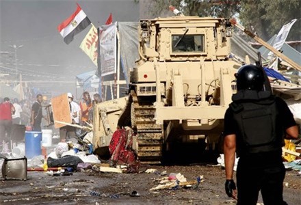 Quân đội Ai Cập giải tán khu lán trại người biểu tình hồi tháng 8/2013.