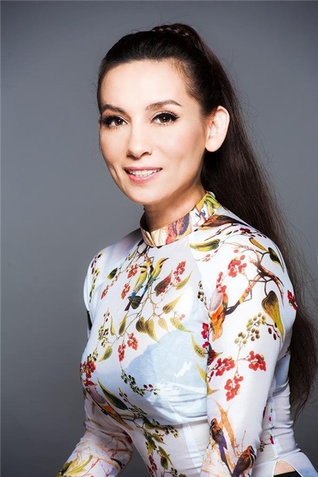 phi-nhung-mot-long-vi-gia-dinh-va-niem-hanh-phuc-cham-con-cua-nguoi