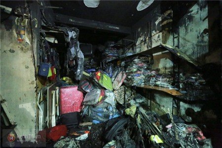 Hà Nội: Cháy cửa hàng thiêu rụi toàn bộ đồ dùng, cặp sách 3