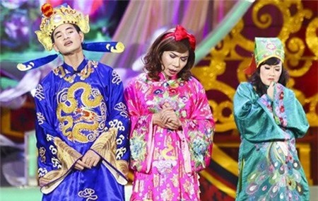Từ trái qua phải: Xuân Bắc, Công Lý, Vân Dung - những nghệ sĩ quen mặt với khán giả trong chương trình Táo Quân hơn 10 năm nay.