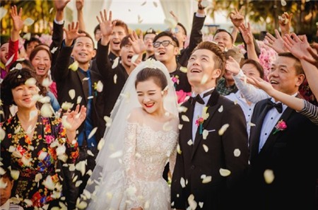 Toàn cảnh đám cưới ngọt ngào của mỹ nam