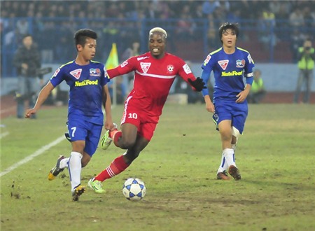 HLV Nguyễn Thành Vinh nghĩ rằng HAGL cần có sự đổi mới về lối chơi