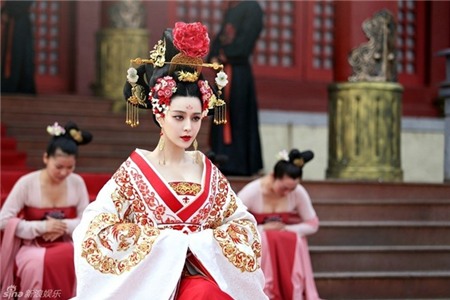 Phạm Băng Băng và những lần khoe ngực đầy trên màn ảnh