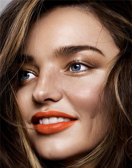 4 màu son làm nên vẻ đẹp mê đắm của Miranda Kerr 4