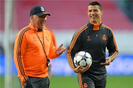 HLV Ancelotti thở phào khi Ronaldo trở lại
