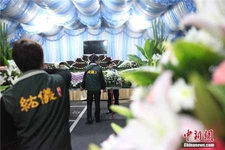 Đài Loan chuẩn bị tang lễ cho những người tử nạn trong vụ máy bay rơi 2
