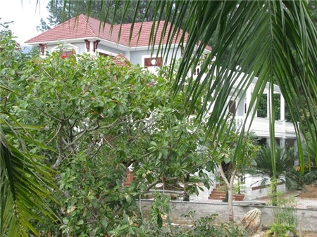 Biệt thự nghìn m2 của tướng công an bị buộc tháo dỡ