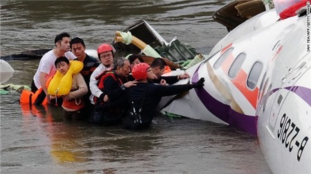 Phi công 5 lần tắt chuông báo lỗi trước khi máy bay rơi