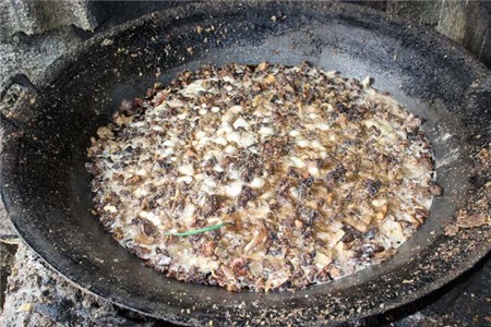 đồ-thối, thực-phẩm-bẩn, Tết, ôi-thiu, hóa-chất, hàng-Tết, lòng-lợn, mỡ-bẩn, khách-hàng, đầu-độc, công-nghệ