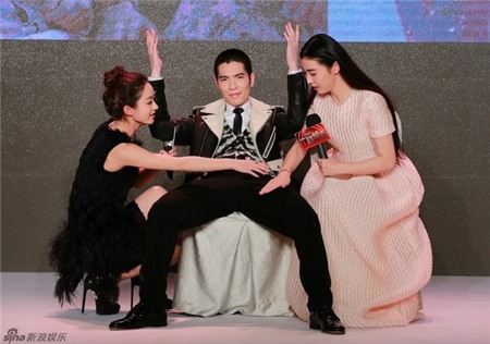 Mỹ nam Hoa ngữ gây sốc với màn khóa môi đồng tính 5