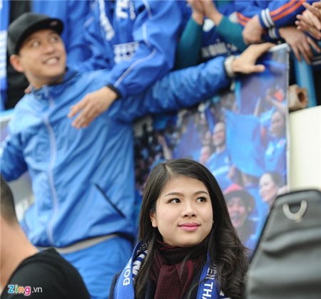 Tuấn Hưng khuấy động không khí sân Cẩm Phả