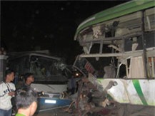 Tai nạn xe khách thảm khốc: 10 người chết, 11 người bị thương