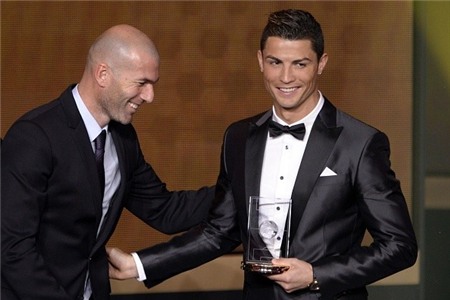 Zidane: ‘Cris Ronaldo đích thị là người ngoài hành tinh'