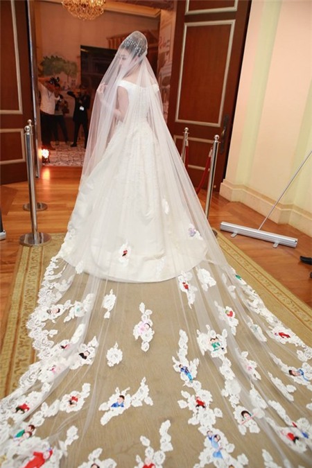 Cận cảnh váy cưới trăm triệu tuyệt đẹp của Ngân Khánh - 7