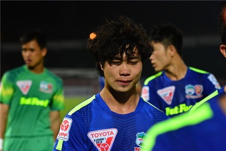 Công Phượng phải tạm ngưng quảng cáo bia