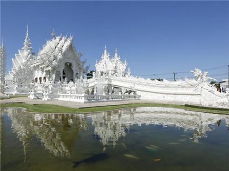 Đền Trắng, du khách Trung Quốc