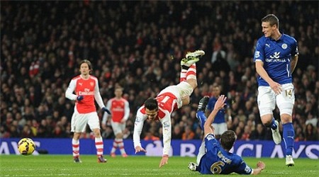 Truc tiep Arsenal vs Leicester 2h45 112 vong 25 Ngoai hang Anh hinh anh