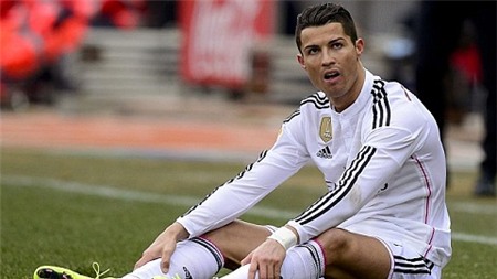 Soc nang Y hoc bat luc voi chan thuong cua Ronaldo hinh anh