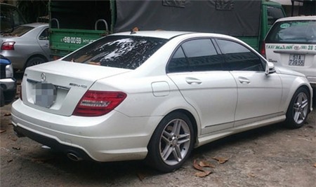 3 mỹ nhân Việt có xế hộp gây tai nạn kinh hoàng - 5