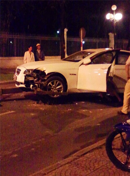 3 mỹ nhân Việt có xế hộp gây tai nạn kinh hoàng - 3